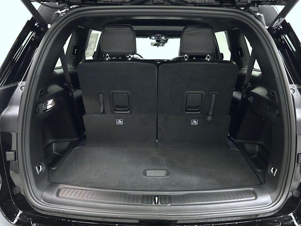 new 2025 Jeep Grand Cherokee L car, priced at $41,004