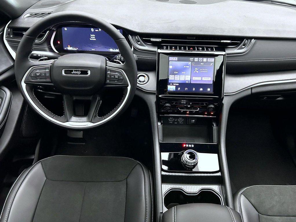 new 2025 Jeep Grand Cherokee L car, priced at $41,004