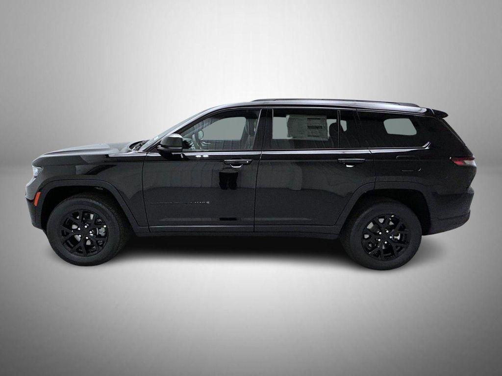 new 2025 Jeep Grand Cherokee L car, priced at $41,004