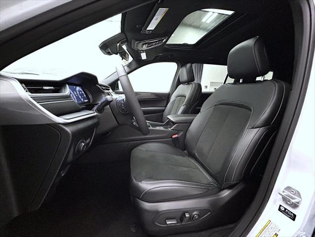 new 2025 Jeep Grand Cherokee L car, priced at $42,276
