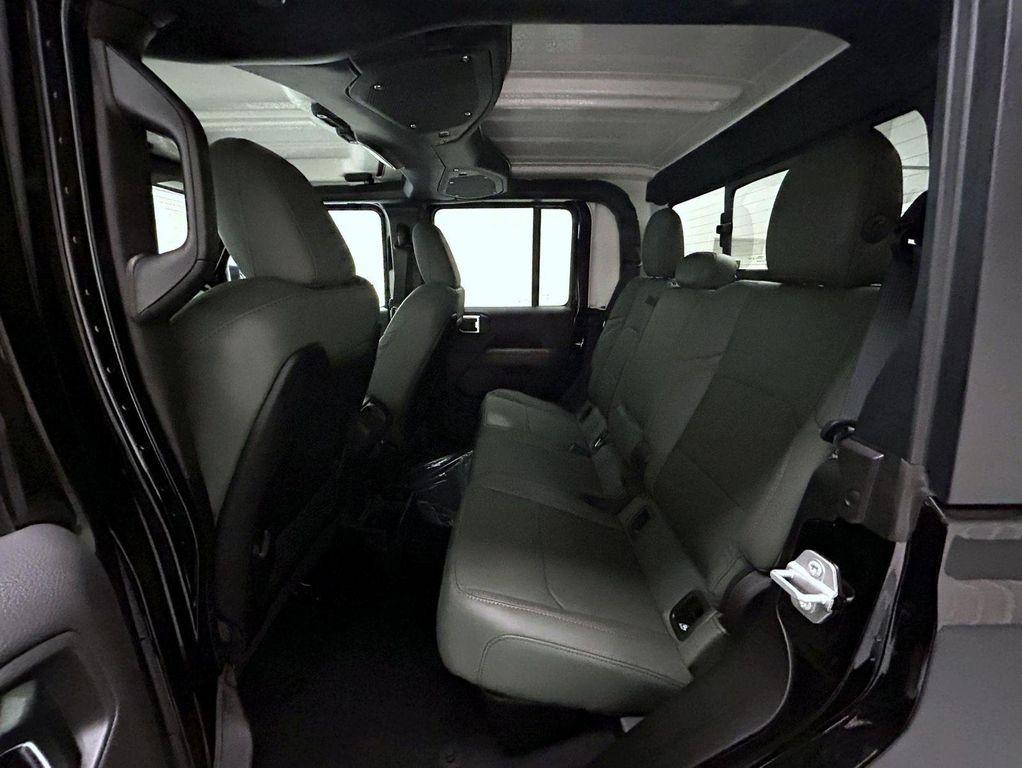 new 2025 Jeep Gladiator car, priced at $53,108