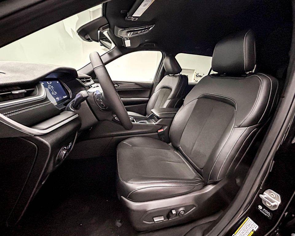 new 2025 Jeep Grand Cherokee L car, priced at $40,503