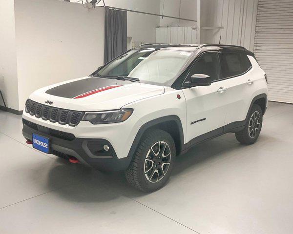 new 2024 Jeep Compass car, priced at $33,013