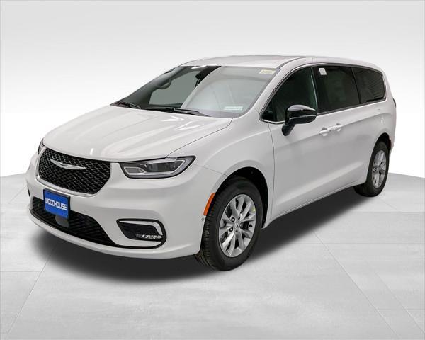 new 2025 Chrysler Pacifica car, priced at $47,462