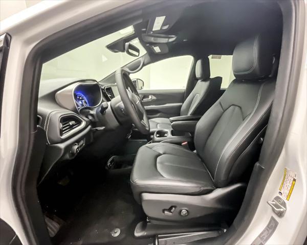 new 2025 Chrysler Pacifica car, priced at $46,104