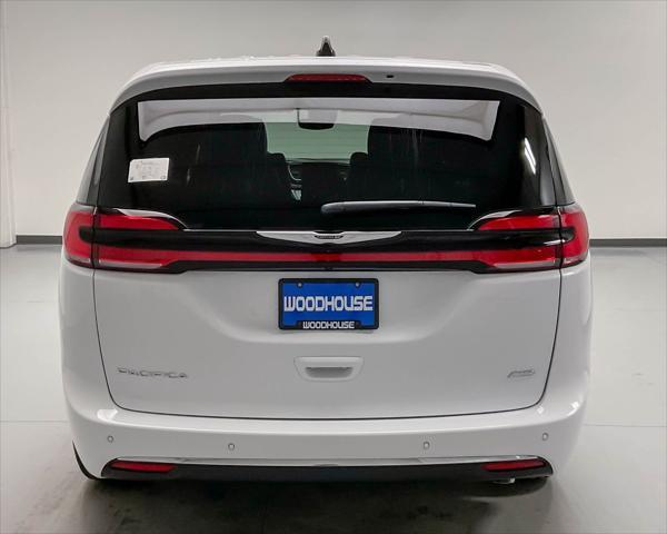 new 2025 Chrysler Pacifica car, priced at $48,495