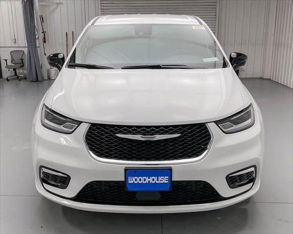 new 2025 Chrysler Pacifica car, priced at $48,495