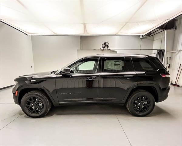 new 2025 Jeep Grand Cherokee car, priced at $40,499
