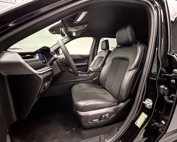 new 2025 Jeep Grand Cherokee car, priced at $40,730