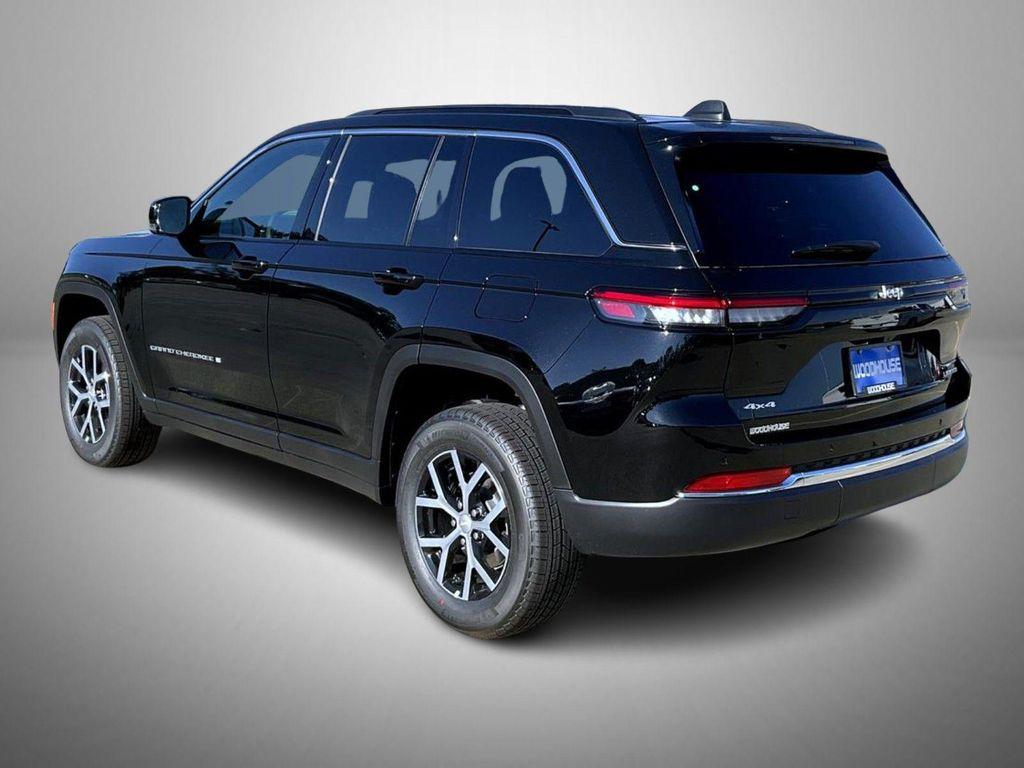 new 2025 Jeep Grand Cherokee car, priced at $40,549