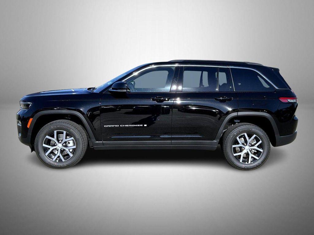 new 2025 Jeep Grand Cherokee car, priced at $40,549