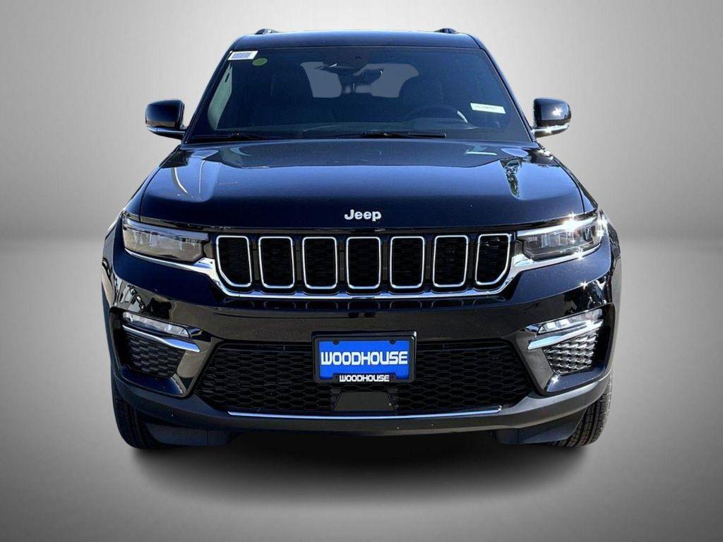 new 2025 Jeep Grand Cherokee car, priced at $40,549