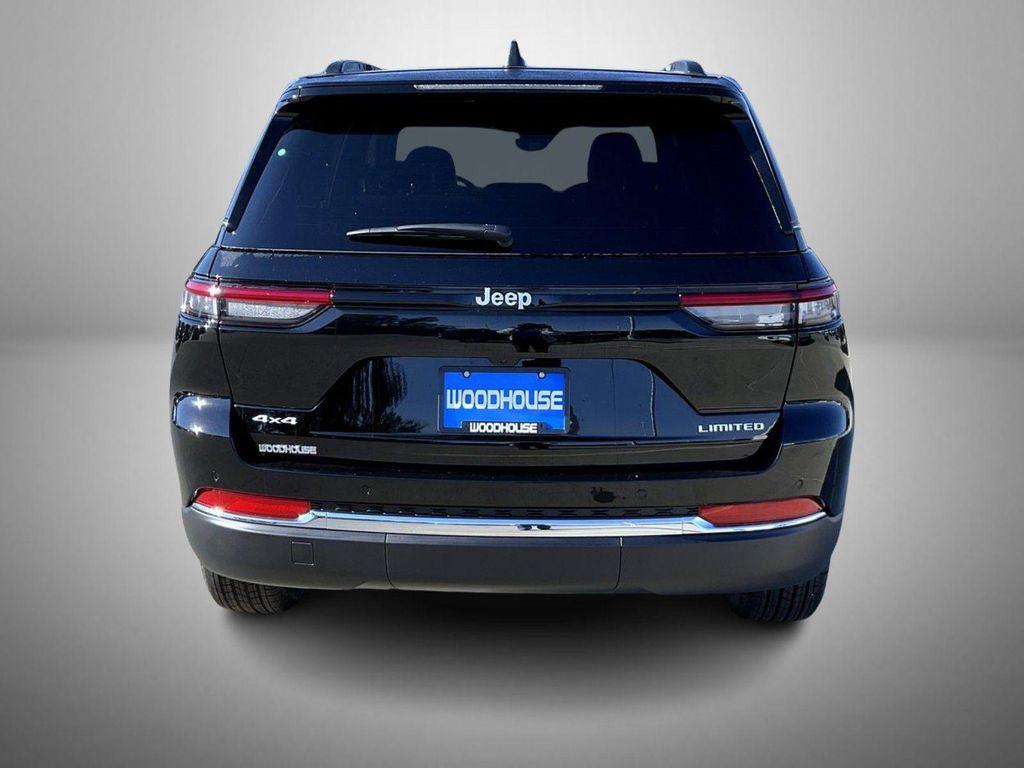 new 2025 Jeep Grand Cherokee car, priced at $40,549
