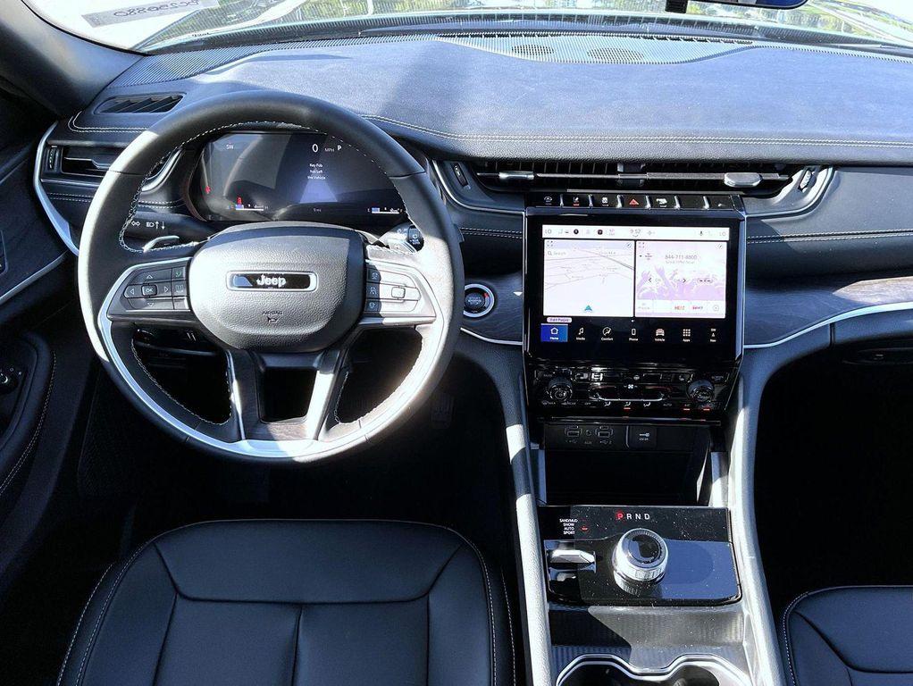 new 2025 Jeep Grand Cherokee car, priced at $40,549