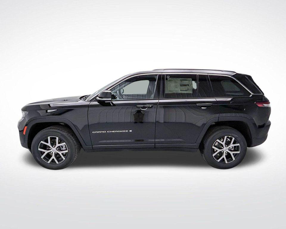new 2025 Jeep Grand Cherokee car, priced at $40,224