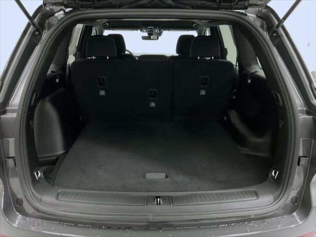 new 2025 Jeep Grand Cherokee car, priced at $37,742