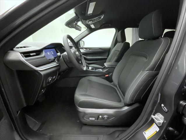 new 2025 Jeep Grand Cherokee car, priced at $37,742