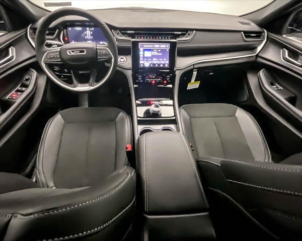 new 2025 Jeep Grand Cherokee car, priced at $40,194
