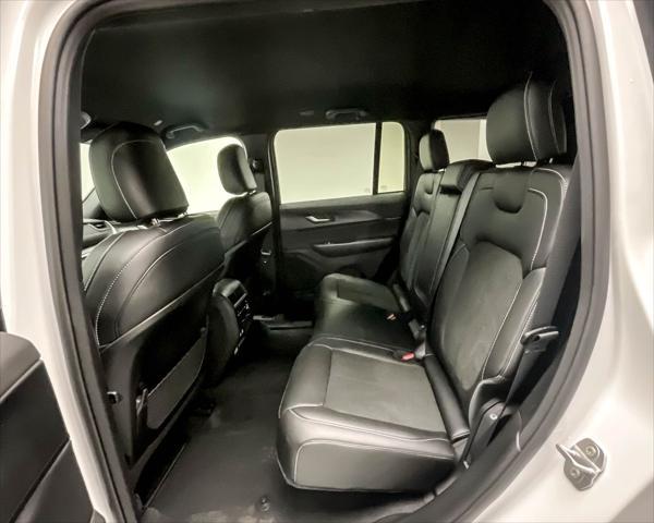 new 2025 Jeep Grand Cherokee car, priced at $40,194