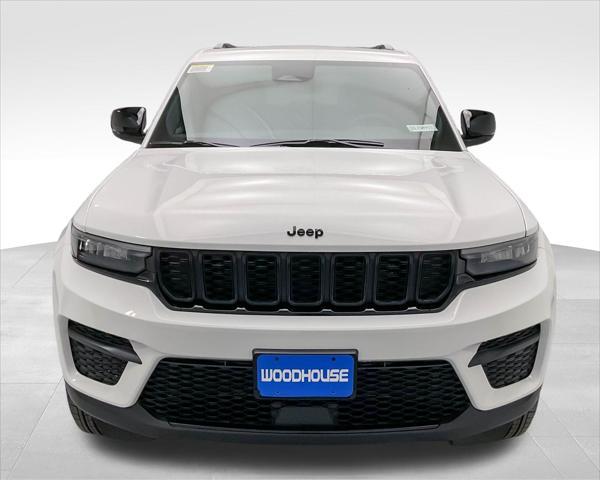 new 2025 Jeep Grand Cherokee car, priced at $40,194