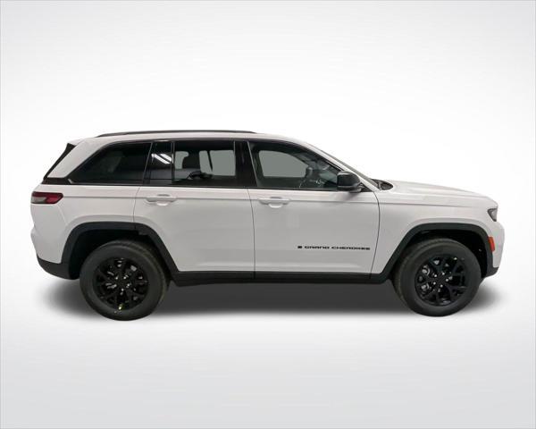 new 2025 Jeep Grand Cherokee car, priced at $39,904