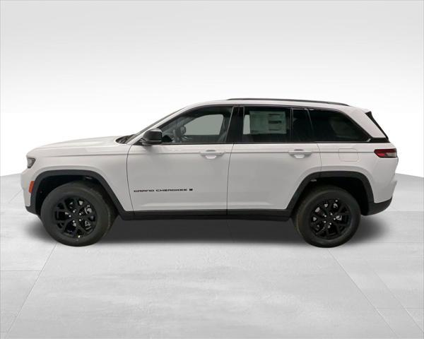 new 2025 Jeep Grand Cherokee car, priced at $40,194