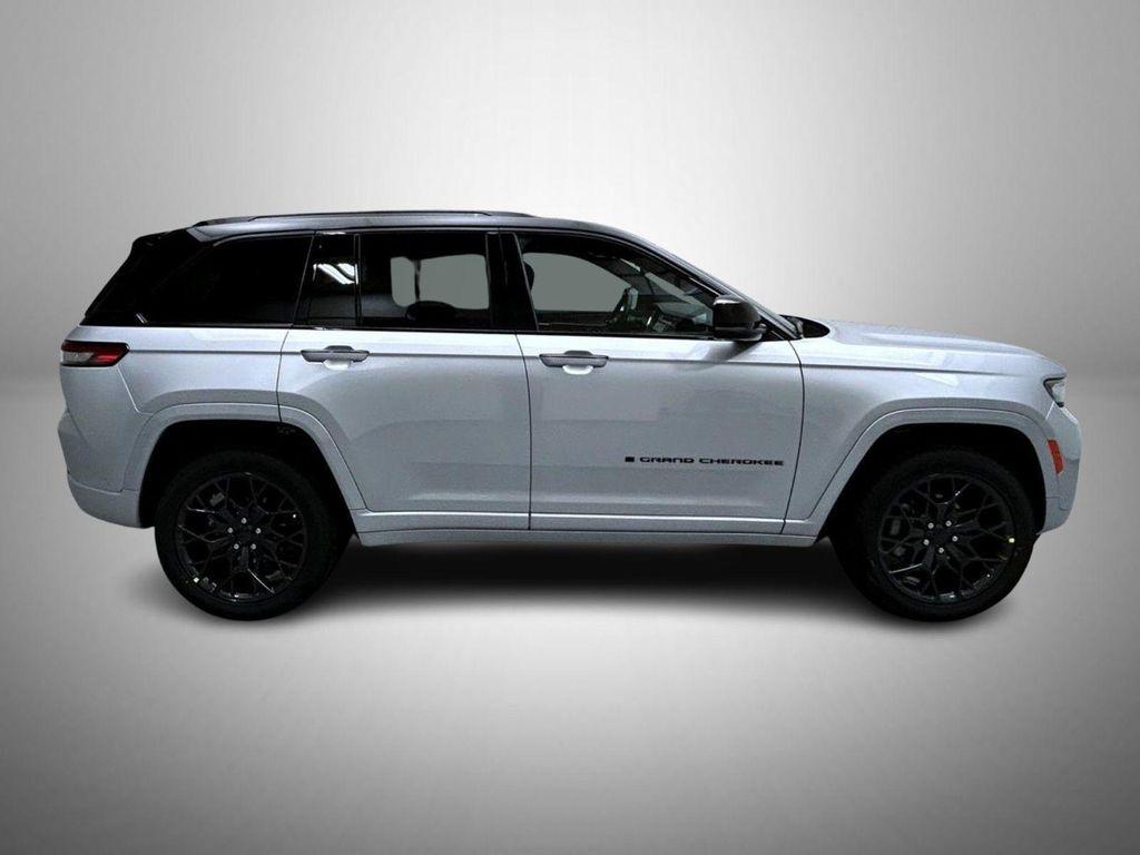 new 2025 Jeep Grand Cherokee car, priced at $58,724