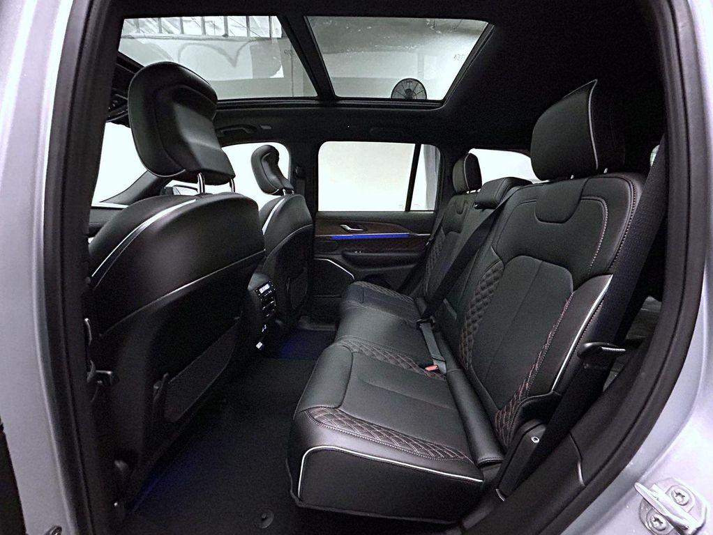 new 2025 Jeep Grand Cherokee car, priced at $58,724