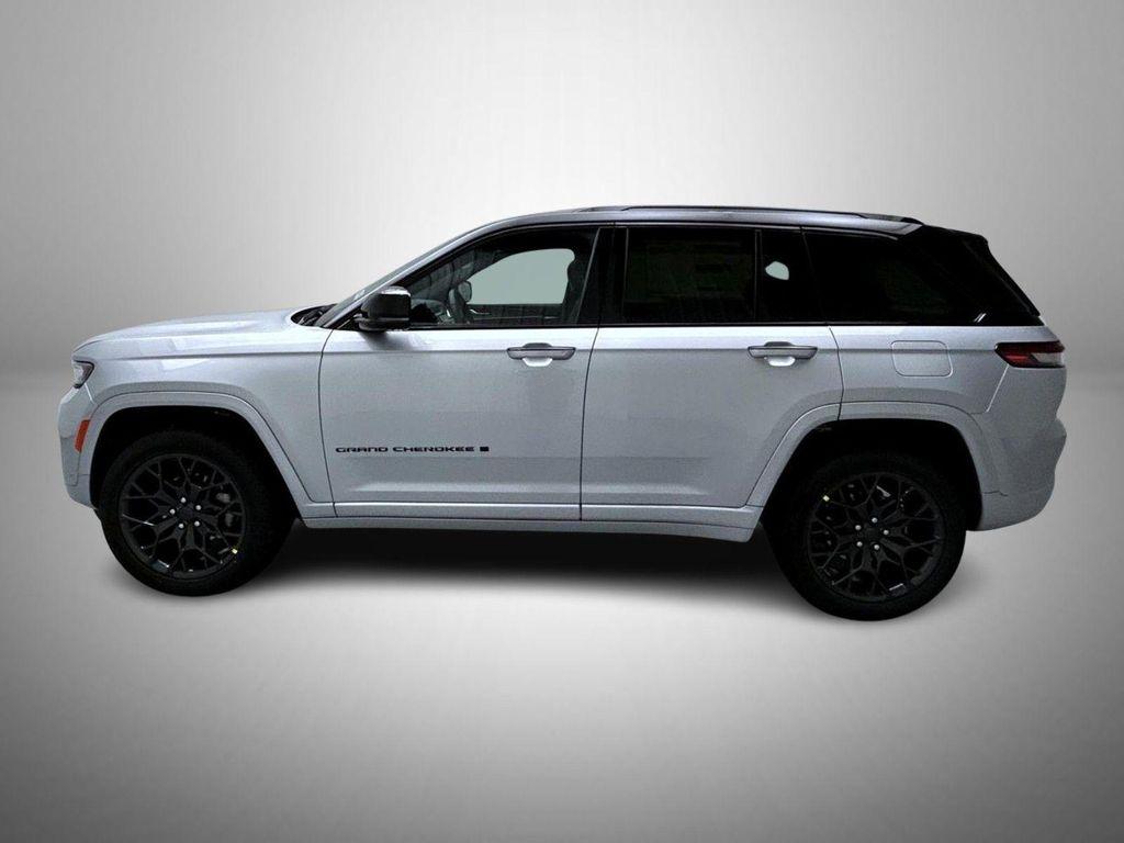 new 2025 Jeep Grand Cherokee car, priced at $58,724