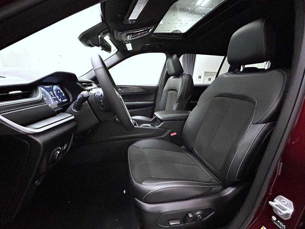 new 2025 Jeep Grand Cherokee L car, priced at $40,938