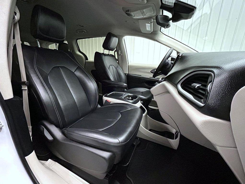 used 2024 Chrysler Pacifica car, priced at $32,588