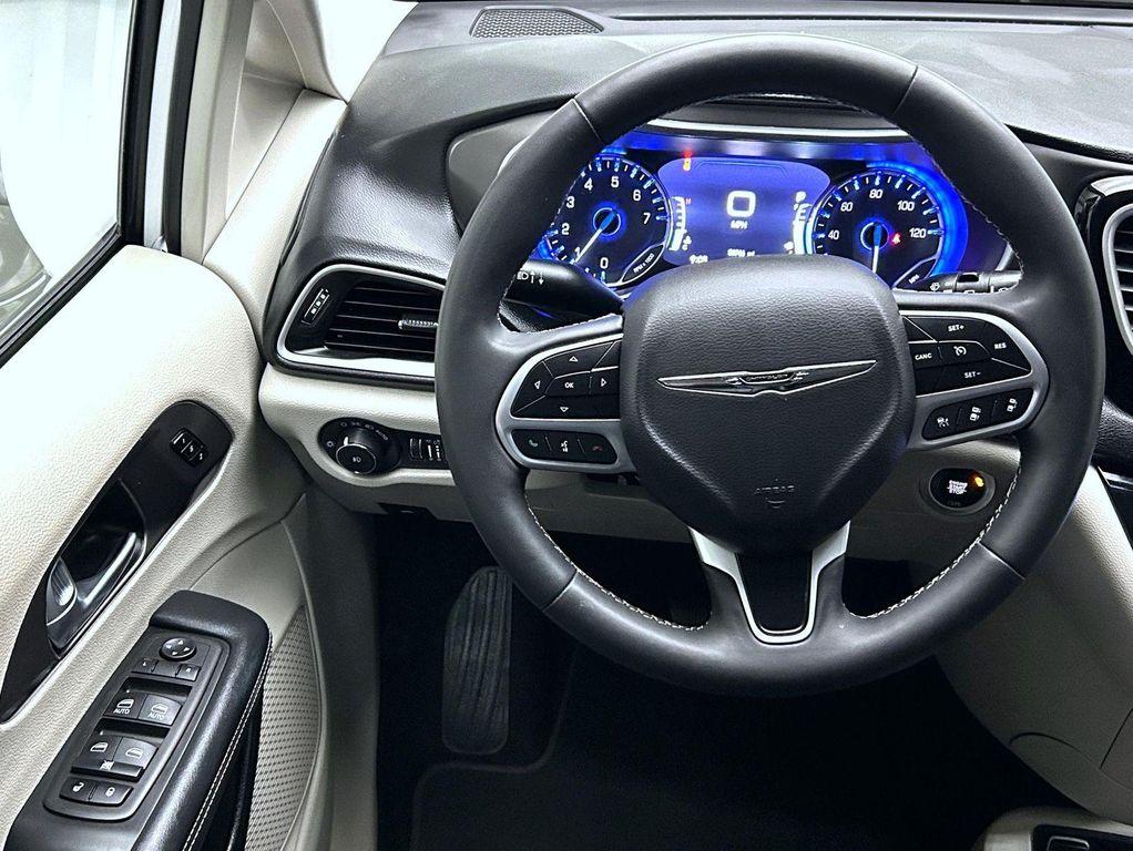 used 2024 Chrysler Pacifica car, priced at $32,588
