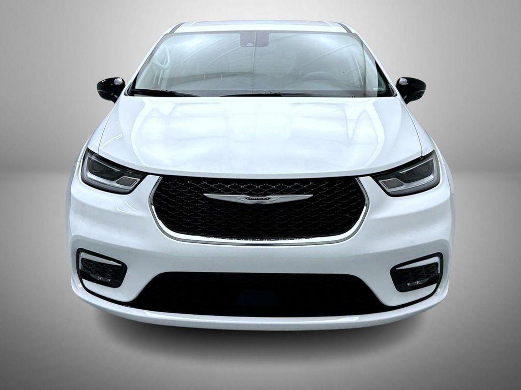 used 2024 Chrysler Pacifica car, priced at $32,588
