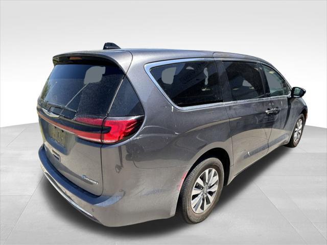 used 2023 Chrysler Pacifica Hybrid car, priced at $27,455