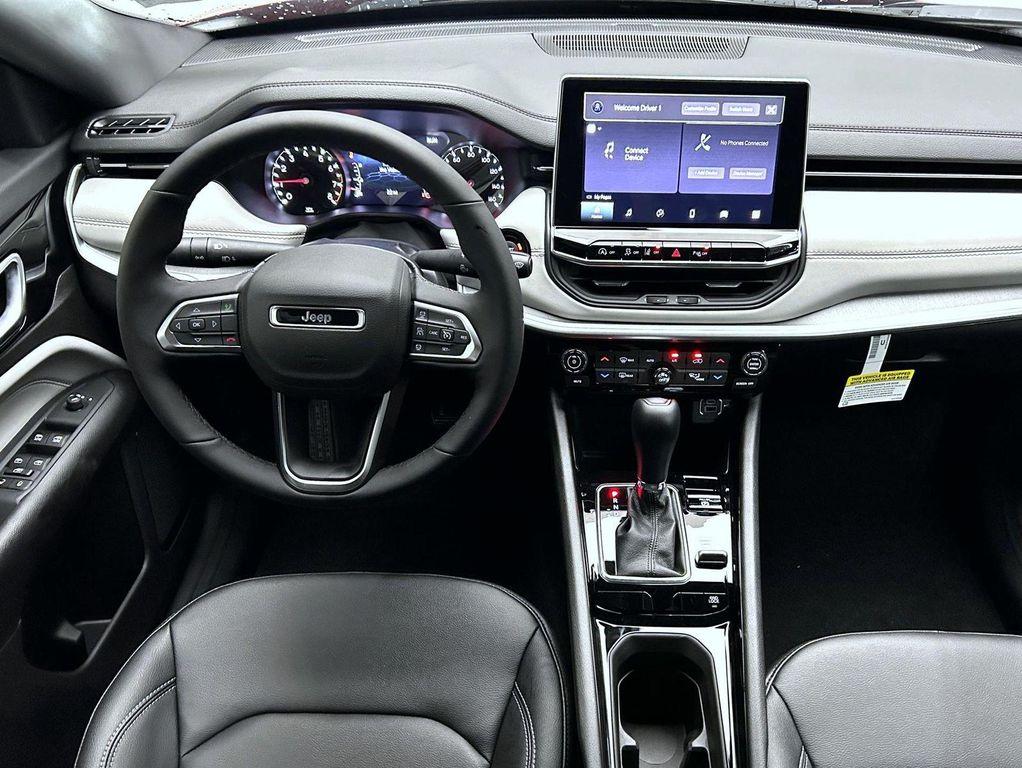 new 2025 Jeep Compass car, priced at $30,046