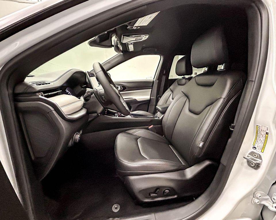 new 2025 Jeep Compass car, priced at $28,893