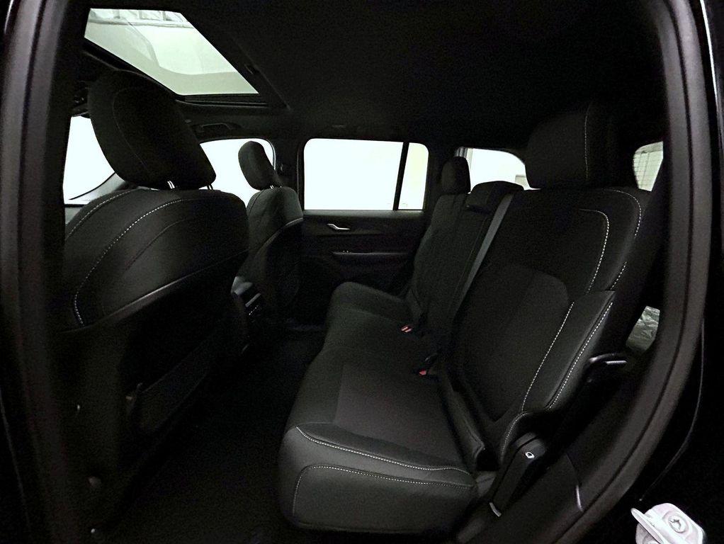 new 2025 Jeep Grand Cherokee car, priced at $35,500