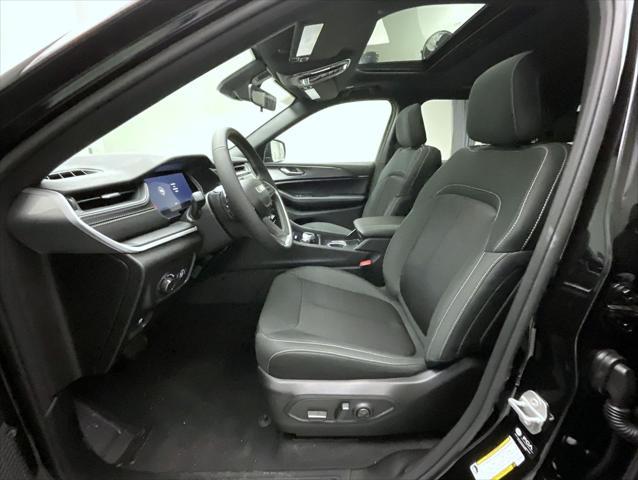 new 2025 Jeep Grand Cherokee L car, priced at $39,933