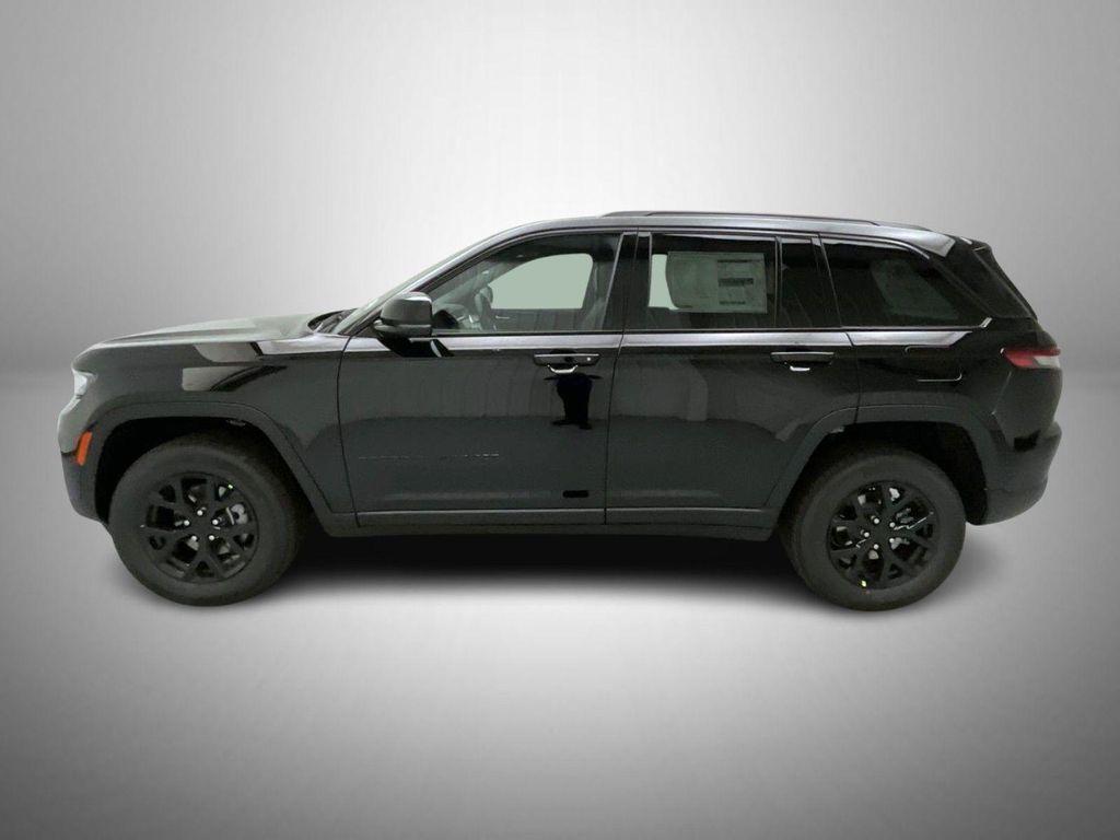 new 2025 Jeep Grand Cherokee car, priced at $39,288