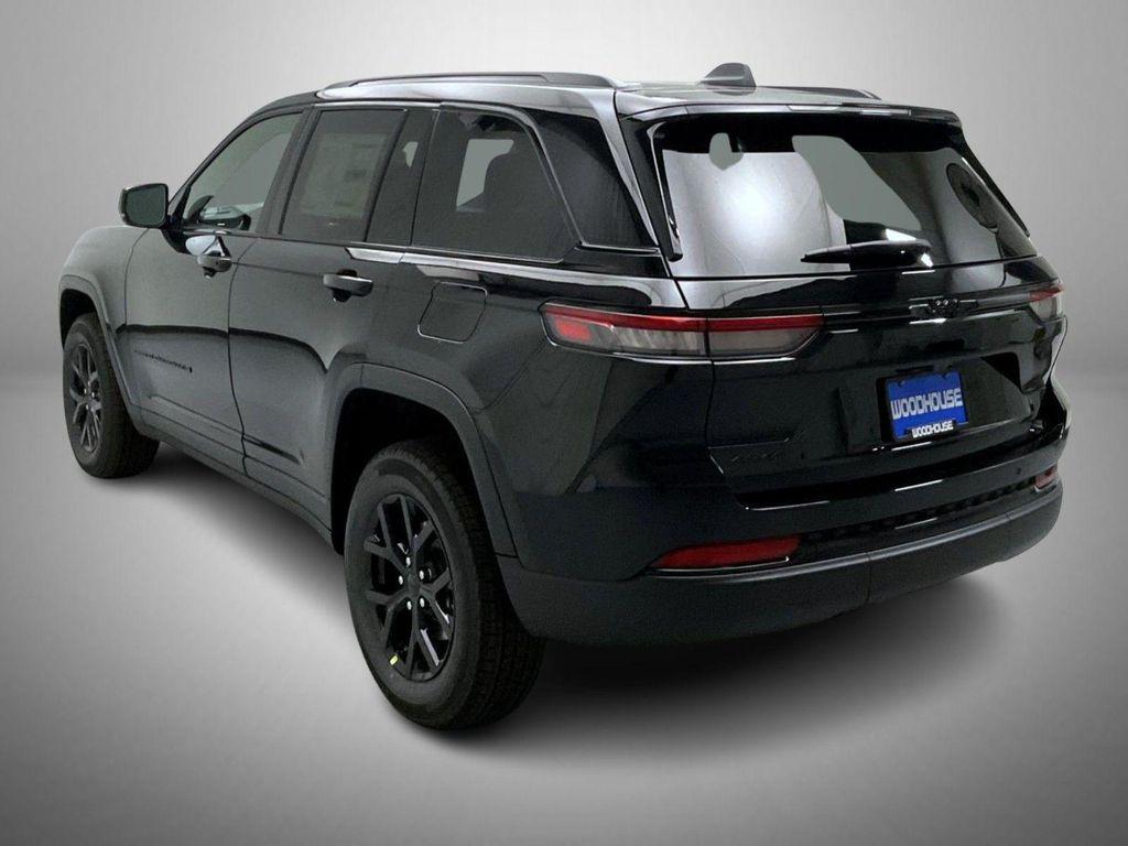 new 2025 Jeep Grand Cherokee car, priced at $39,288