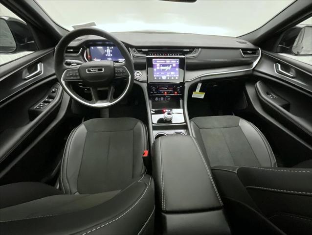 new 2025 Jeep Grand Cherokee car, priced at $41,009
