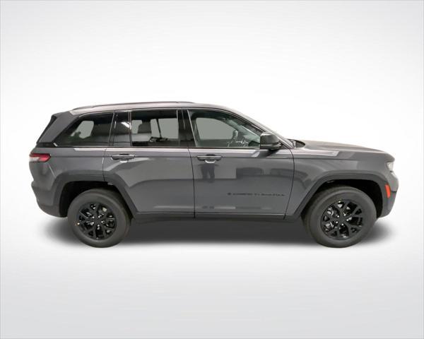 new 2025 Jeep Grand Cherokee car, priced at $40,699