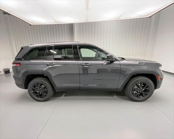 new 2025 Jeep Grand Cherokee car, priced at $40,699