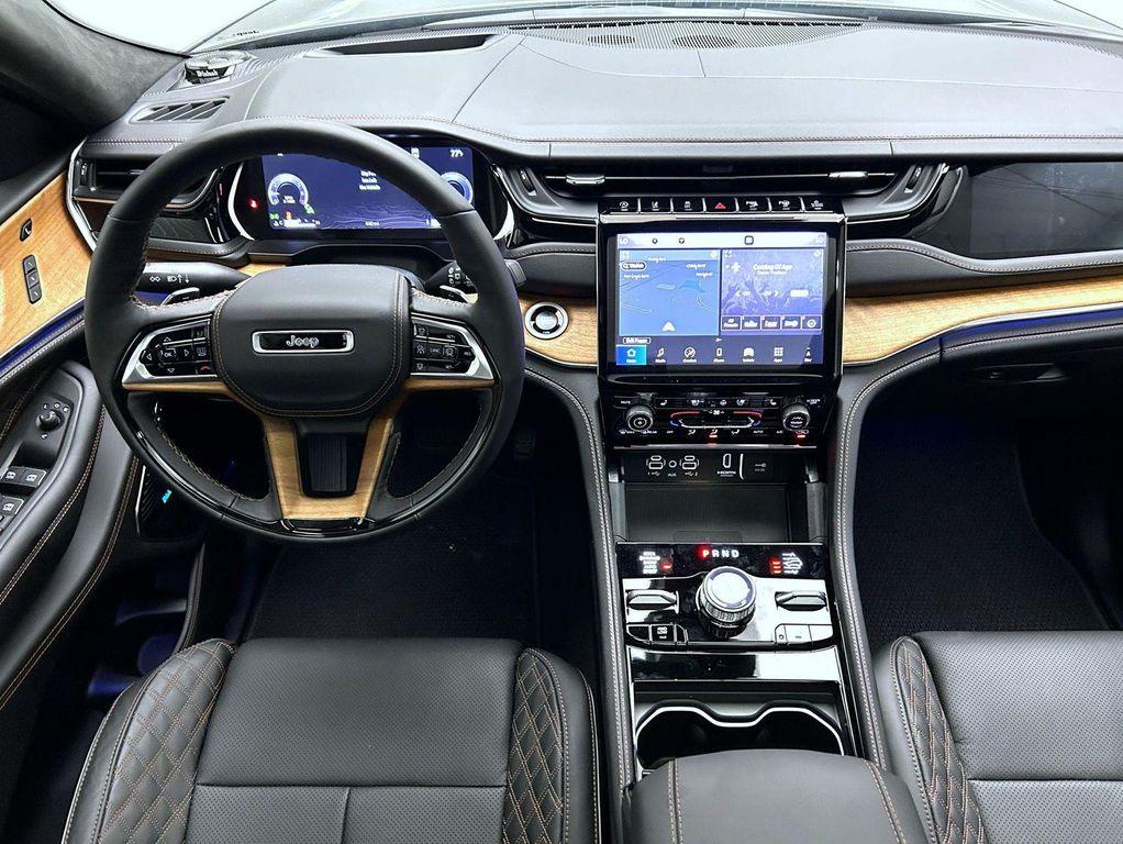 new 2025 Jeep Grand Cherokee car, priced at $69,474