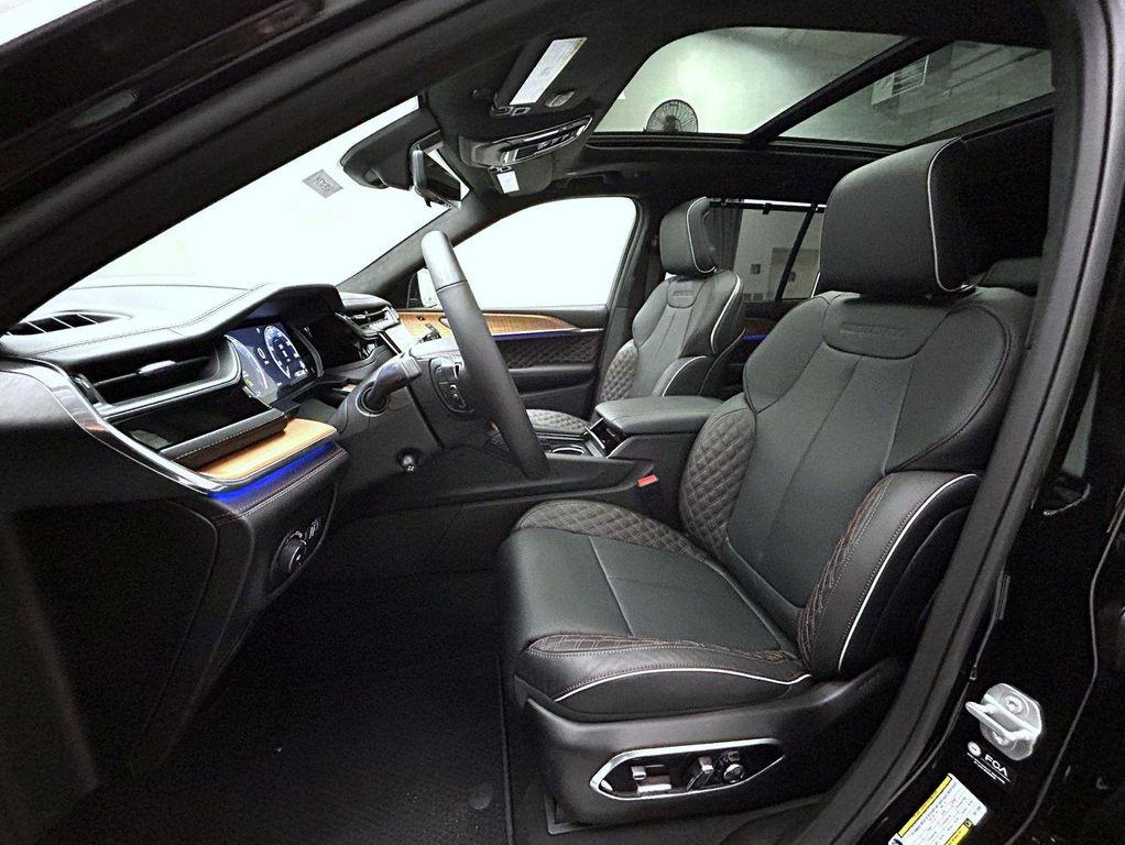 new 2025 Jeep Grand Cherokee car, priced at $69,474