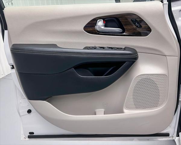 used 2024 Chrysler Pacifica car, priced at $39,027