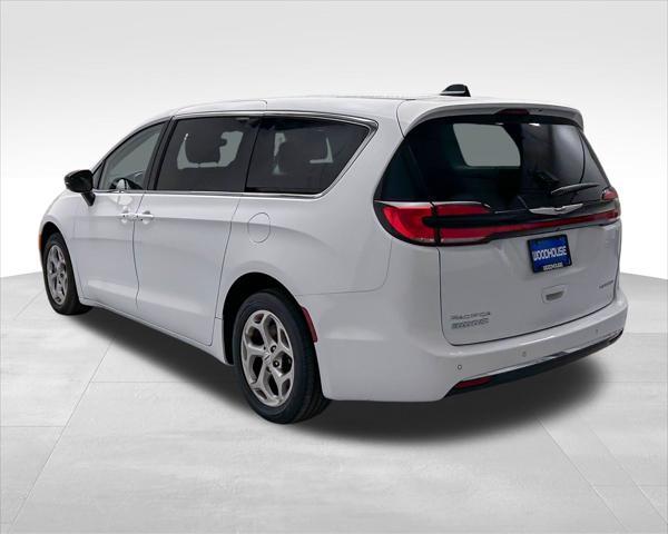 used 2024 Chrysler Pacifica car, priced at $39,027