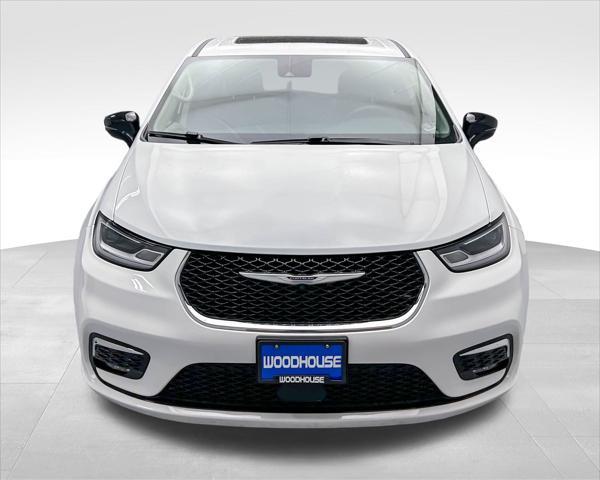 used 2024 Chrysler Pacifica car, priced at $39,027