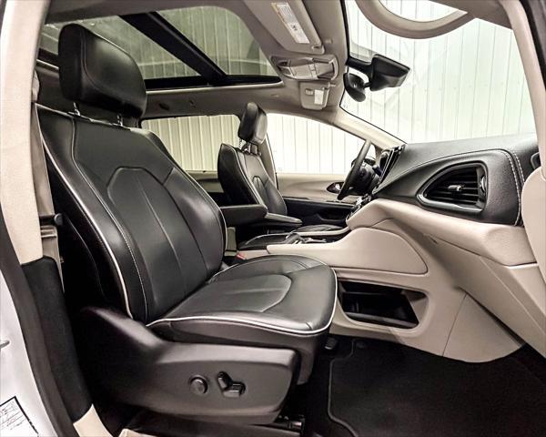 used 2024 Chrysler Pacifica car, priced at $39,027