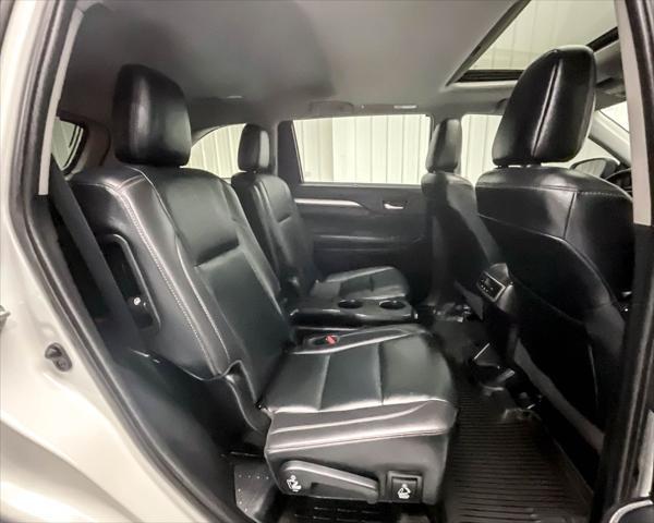 used 2019 Toyota Highlander car, priced at $27,466